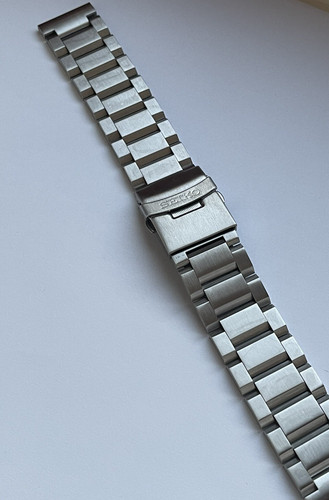 Seiko 18mm oyster style heavy - style,